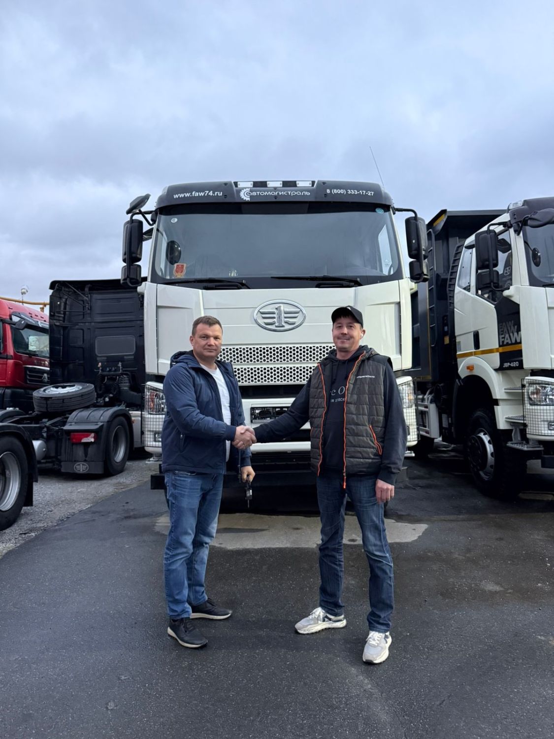 В ГК Автомагистраль снова отличный день — мы выдали новенький FAW довольному клиенту!