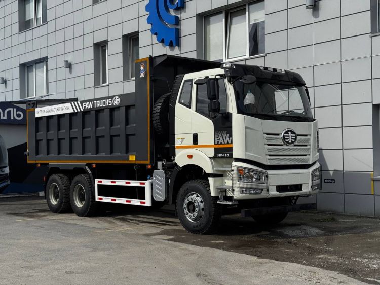 Новый самосвал FAW J6P отличительные особенности 