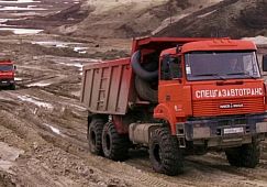 Как вы думаете сколько лет этому самосвалу-ветерану? Возможно, он старше Вас! потому что ему 27 лет! Автомобиль Урал-Ивеко 1998 года выпуска заехал в сервис «Миасс-Автомагистраль» на восстановительный ремонт .