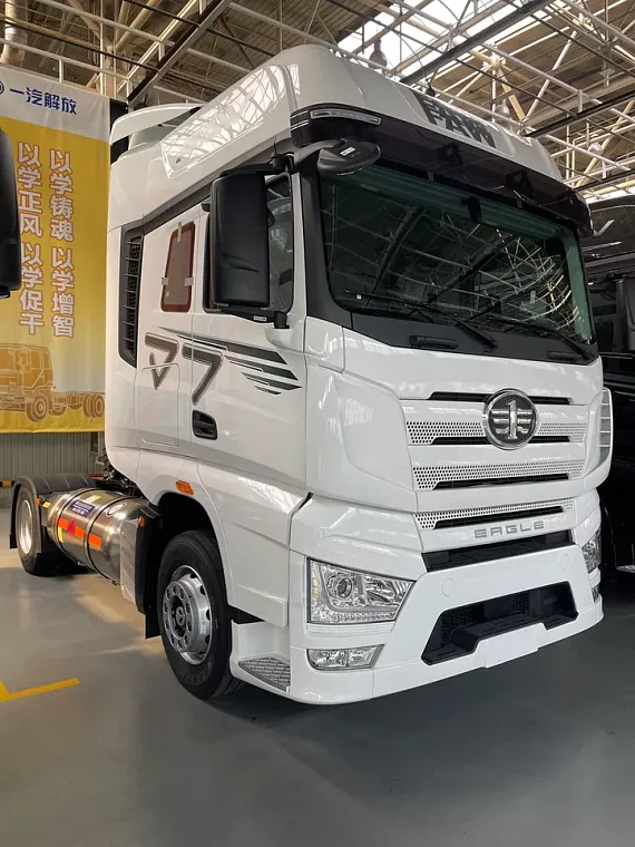 Магистальный тягач 4х2 FAW J7 LNG