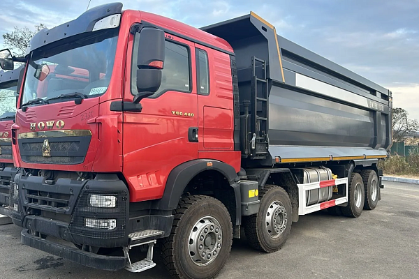 Самосвал HOWO TX 8x4