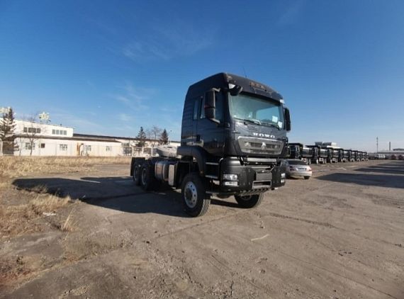 Тягач HOWO TX 6х6